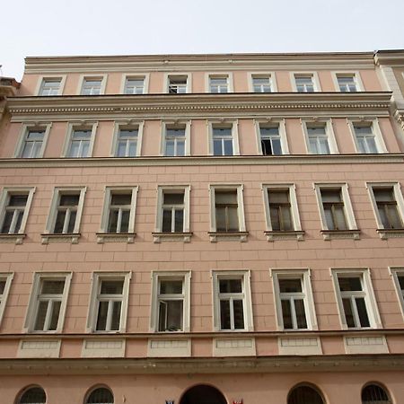 Victoria Design Stays - Apartment Rehorova Praag Buitenkant foto
