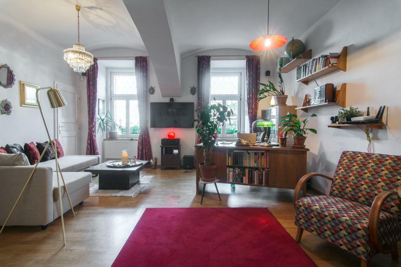 Victoria Design Stays - Apartment Rehorova Praag Buitenkant foto