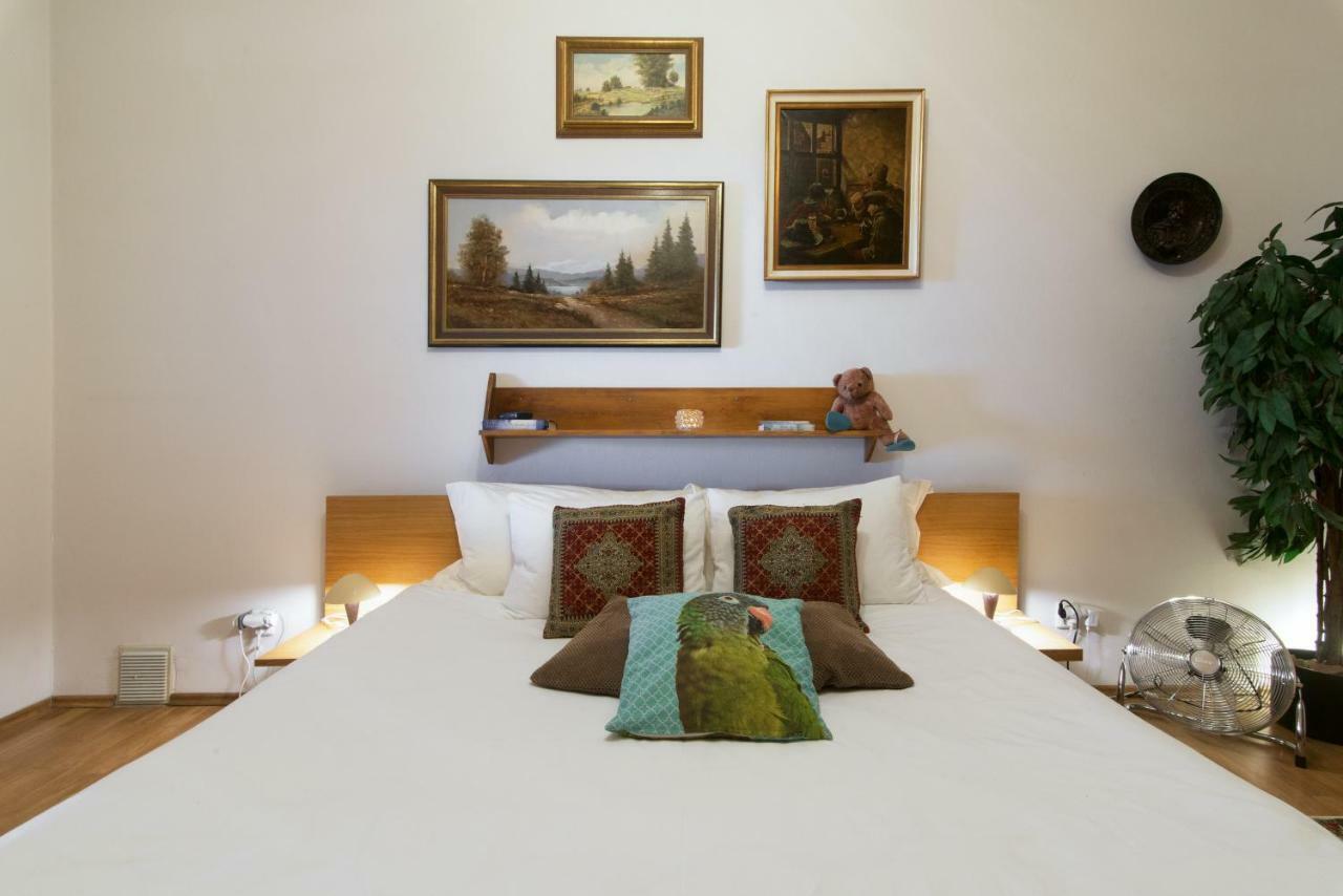Victoria Design Stays - Apartment Rehorova Praag Buitenkant foto