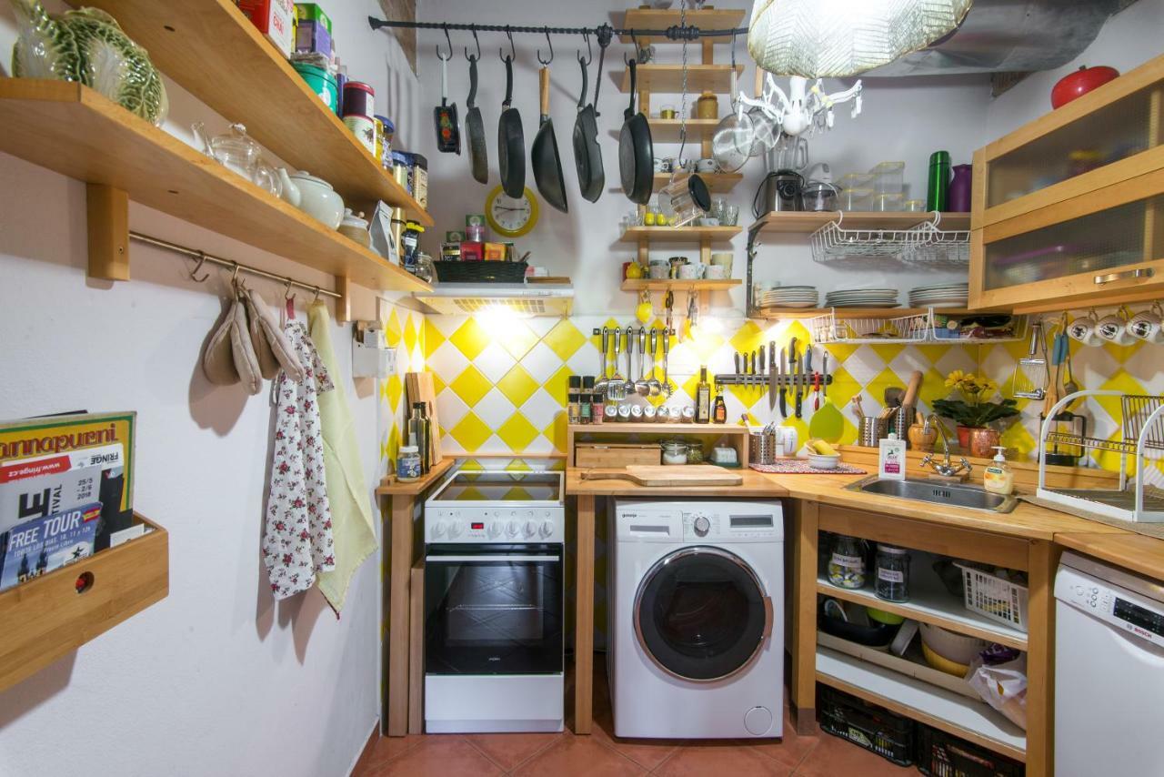 Victoria Design Stays - Apartment Rehorova Praag Buitenkant foto