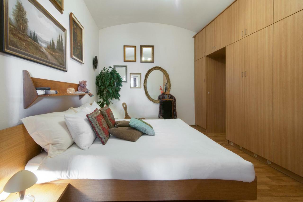 Victoria Design Stays - Apartment Rehorova Praag Buitenkant foto