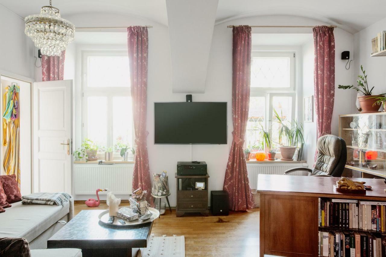 Victoria Design Stays - Apartment Rehorova Praag Buitenkant foto