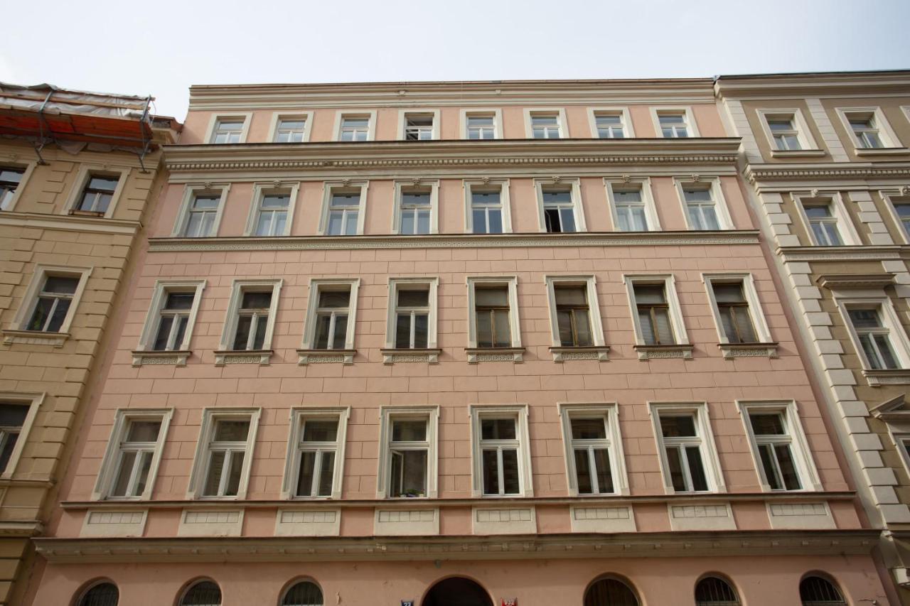 Victoria Design Stays - Apartment Rehorova Praag Buitenkant foto